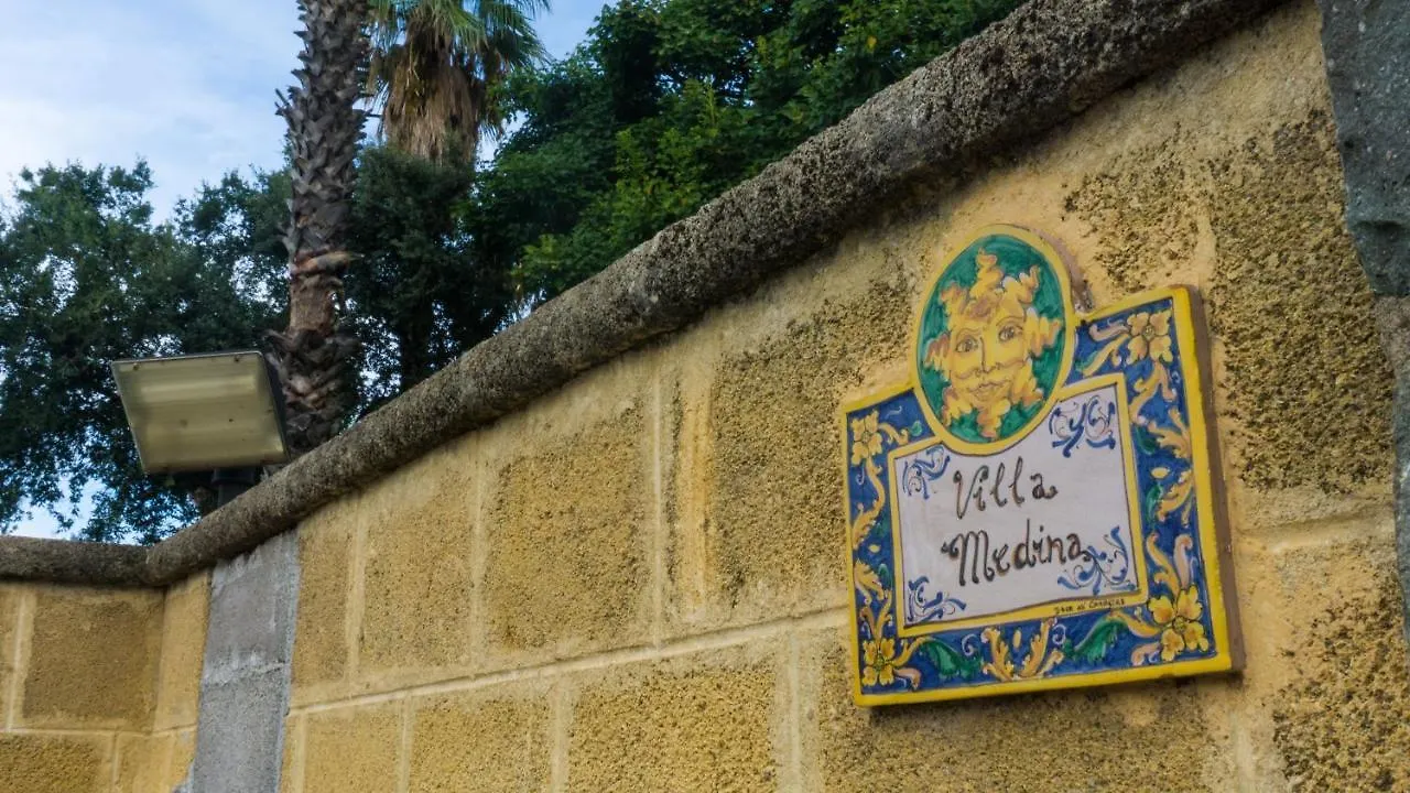 Villa Medina Cefalu 0*,